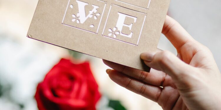 Internettet kan ikke slå julekort ihjel, og det er derfor