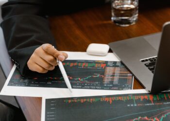 Navigering af Markedsudsving: Strategier for Investorer